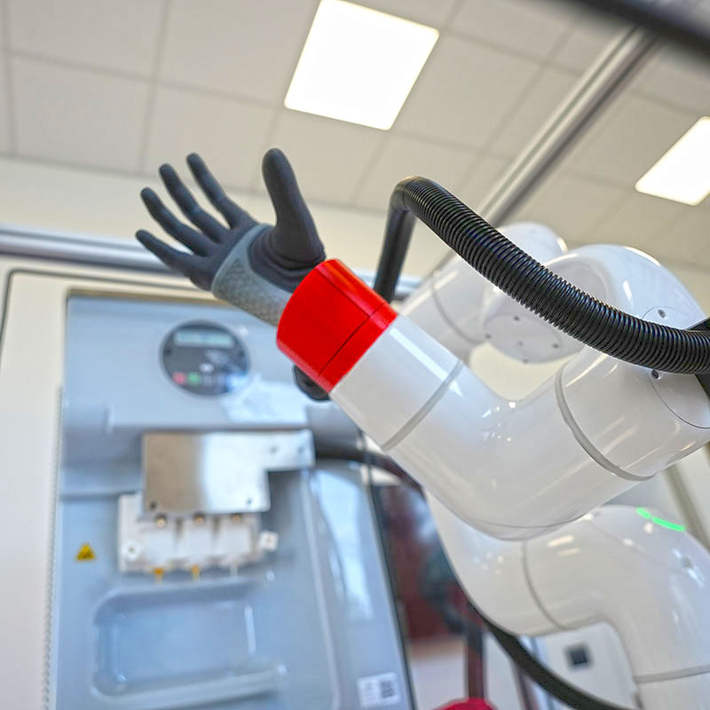 Robotica B2C: automatizzazione per la distribuzione di cibo, bevande e gelato.